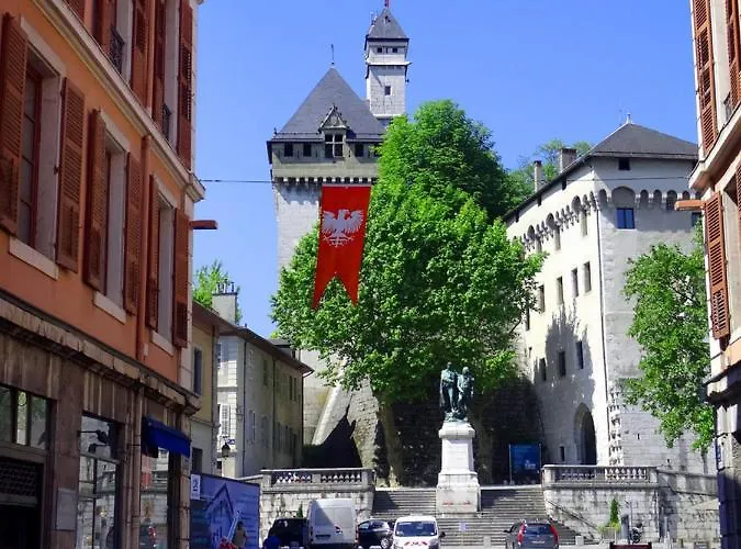 Adal-berht Saint-Maximin (Isere)
