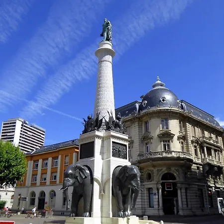 Adal-berht Апартаменты Saint-Maximin (Isere)